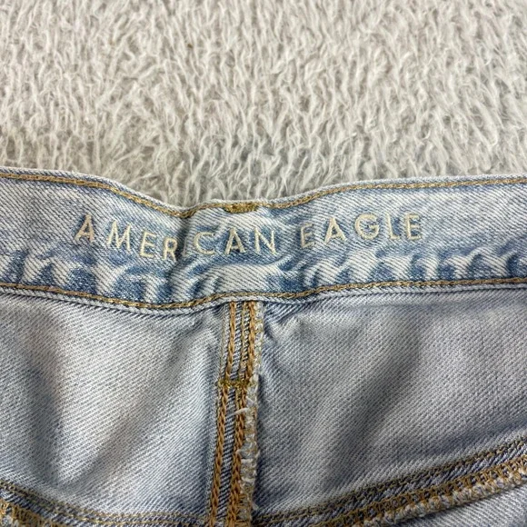 American Eagle Outfitters 90s Boyfriend Jeans Light Wash Distressed Size 8 - Picture 3 of 13